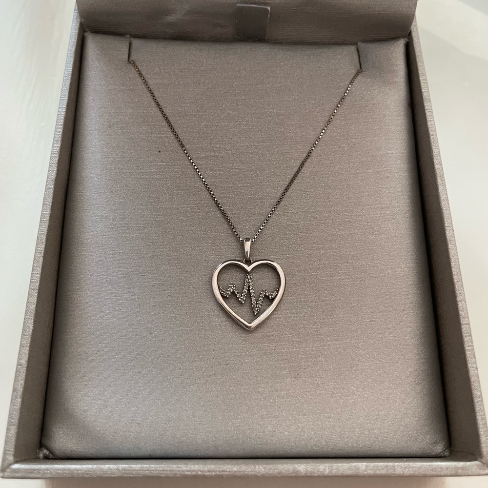 Kay jewelers sterling silver with diamonds heartbeat necklace